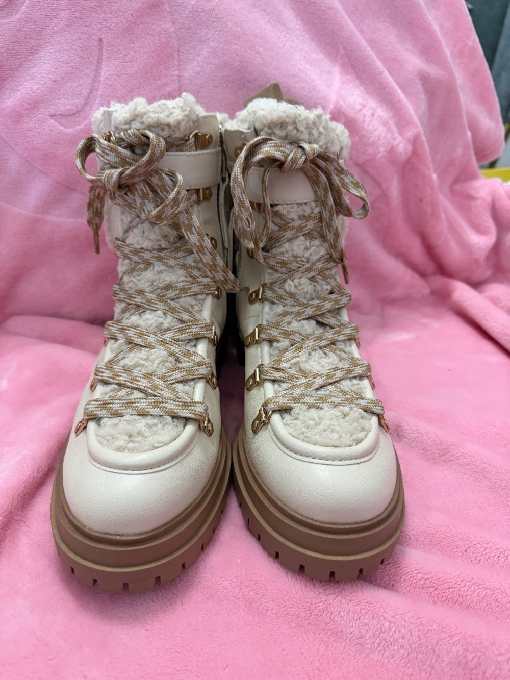 Circus by Sam Edelman Gretchen Ivory Hiker Boots Size 10